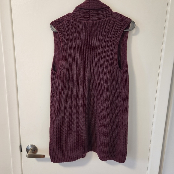 Vest - Picture 2 of 3